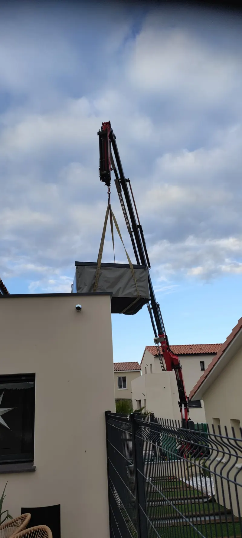 Spa et terrasse en cours de finition