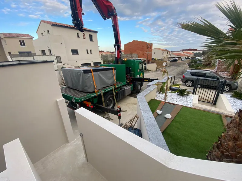 Spa rempli d'eau, installation terminée