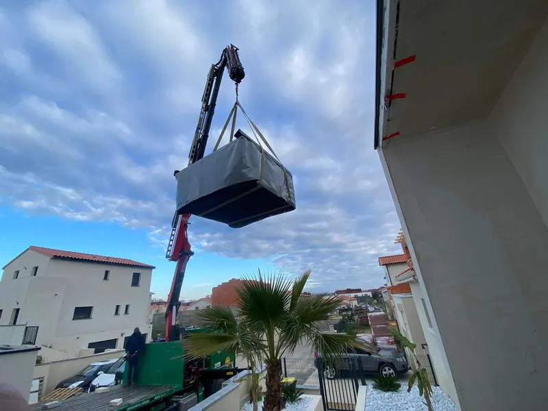 Grue partie du chantier, spa en place