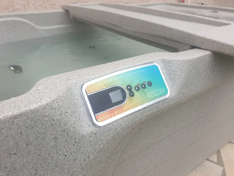 Panneau de commande Fantasy Spas à écran numérique