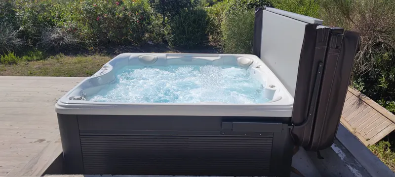 Zone du spa placée sous protection